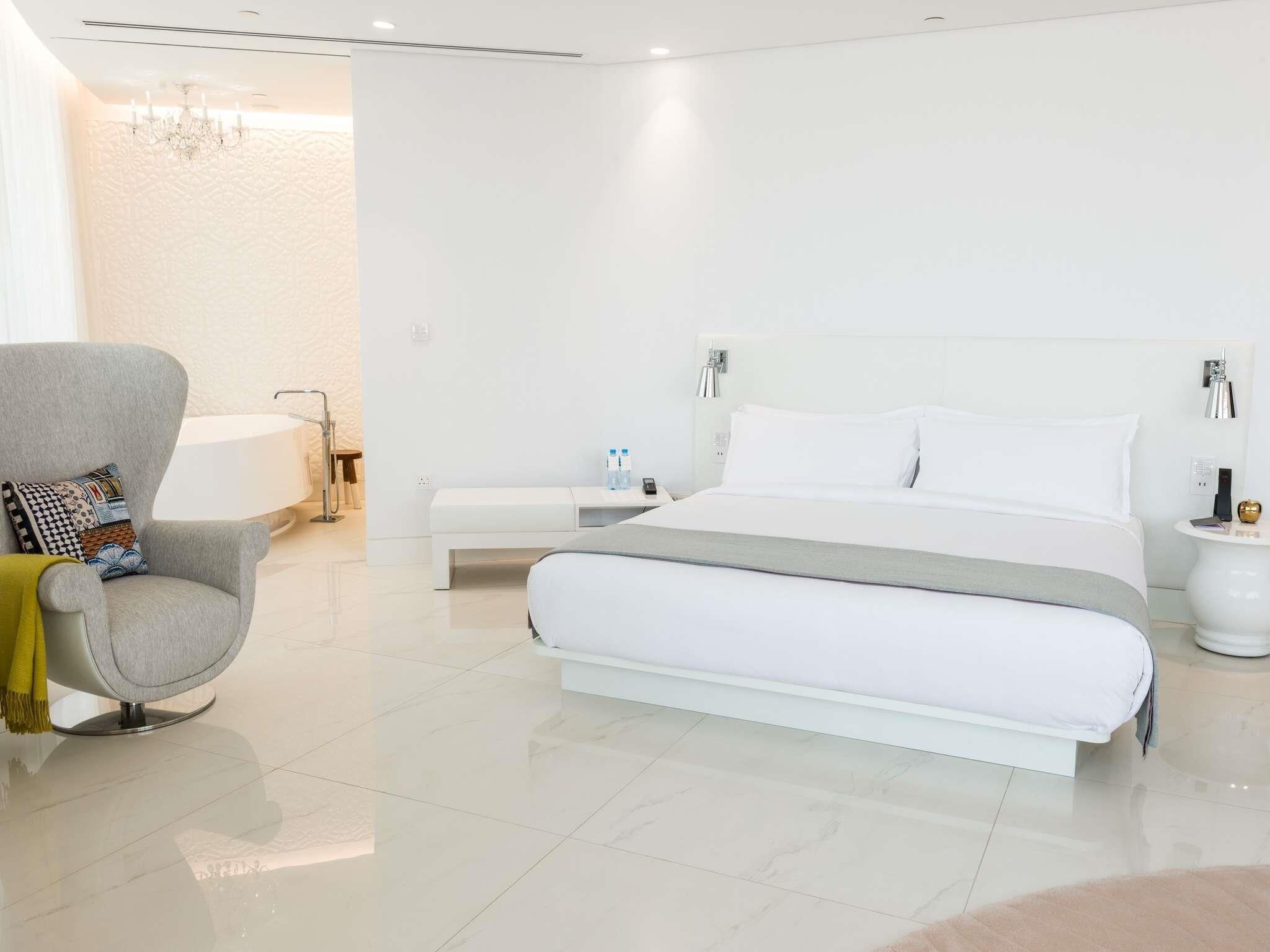 Studio, 1 King Bed | Premium bedding, down duvets, minibar, in-room safe
