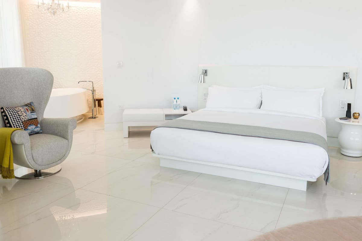 Estúdio, 1 cama King | 2 quartos, roupas de cama premium, edredons de pluma, frigobar