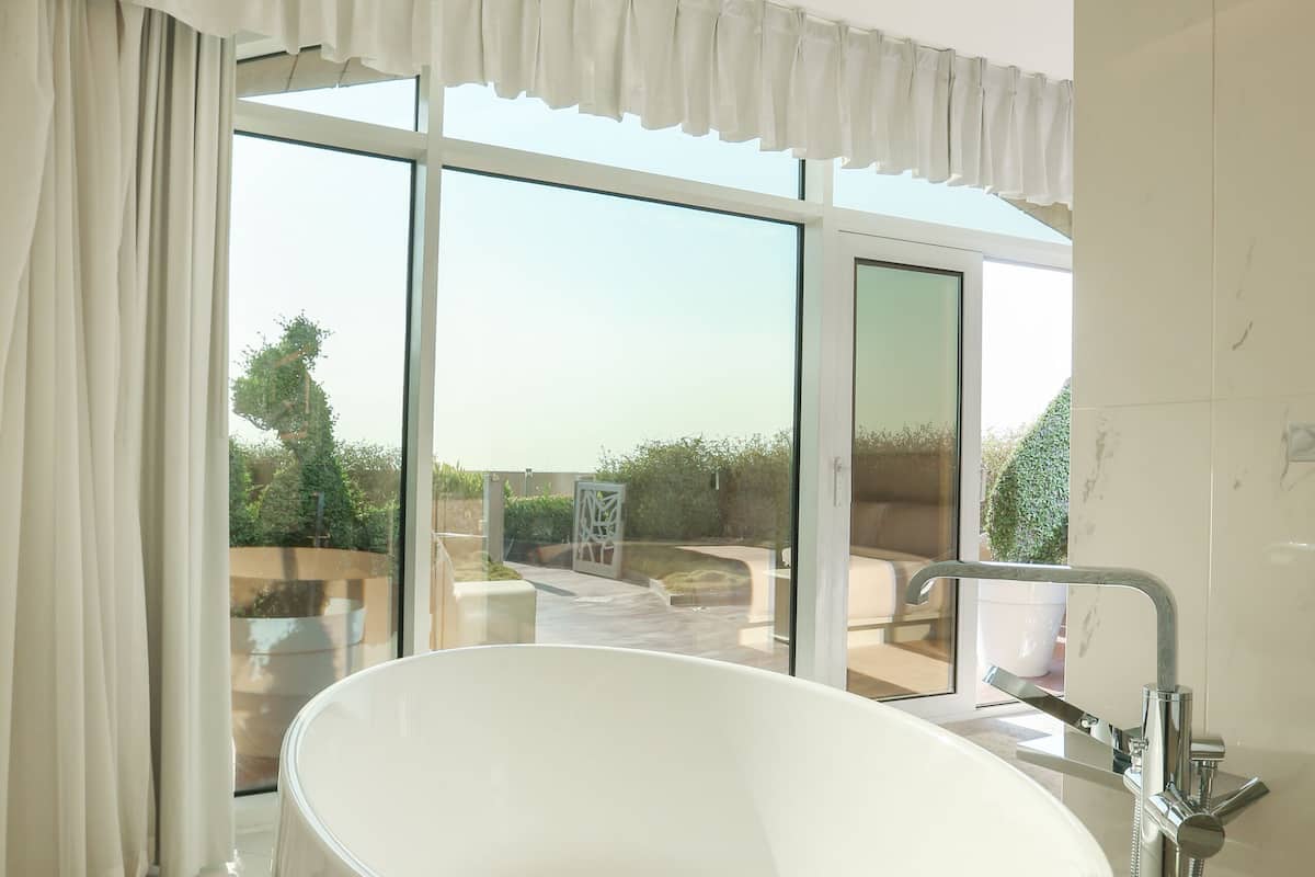 superior room, terrace | private spa tub