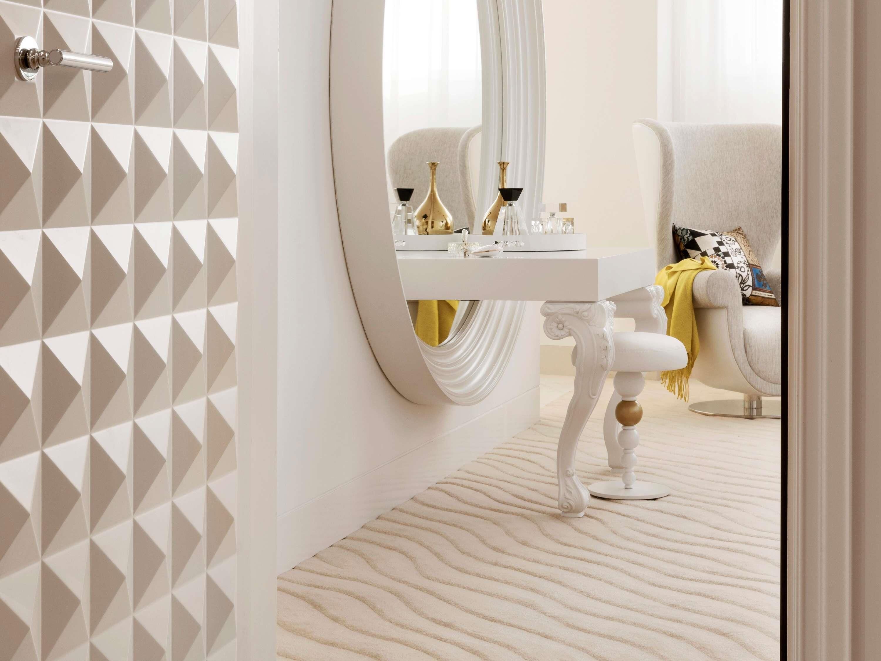 Premium bedding, down comforters, minibar, in-room safe