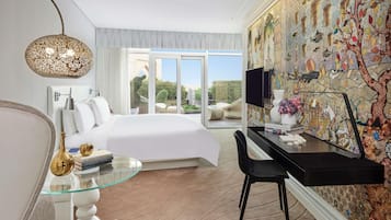 2 bedrooms, premium bedding, down duvets, minibar