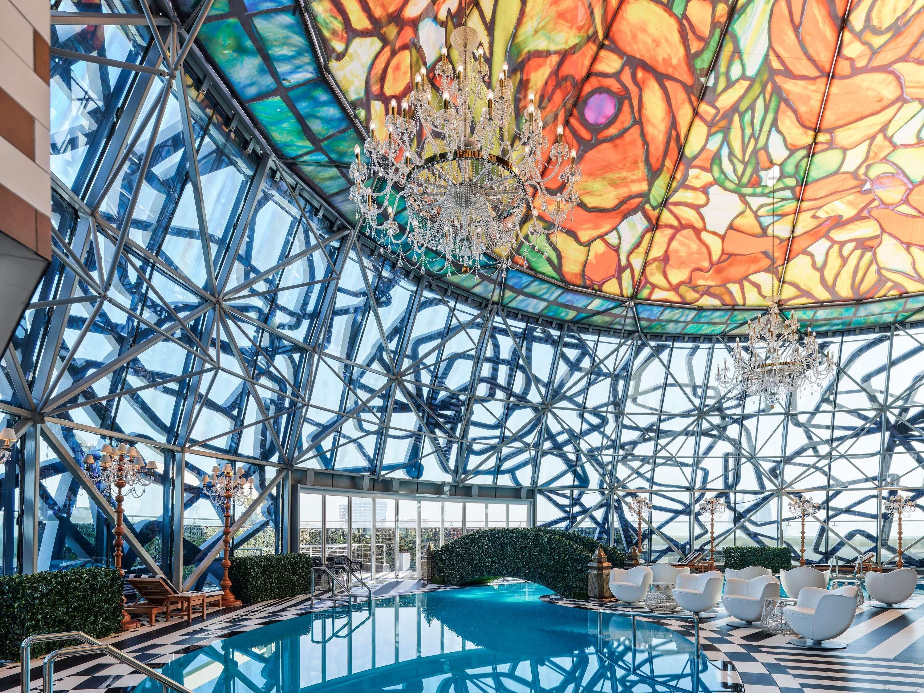 Una piscina techada