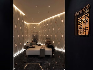 4 nhà hàng, phục vụ bữa sáng, bữa trưa, món ăn mang phong cách quốc tế