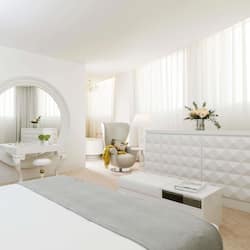 2 bedrooms, premium bedding, down comforters, minibar