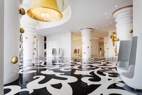 Mondrian Doha