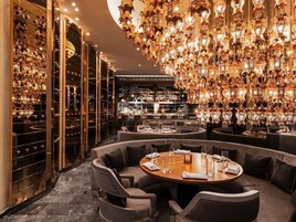 4 restaurantes; se sirve desayuno, almuerzo y cena