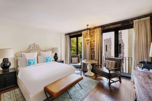 Ropa de cama de alta calidad, colchones con pillow-top y minibar