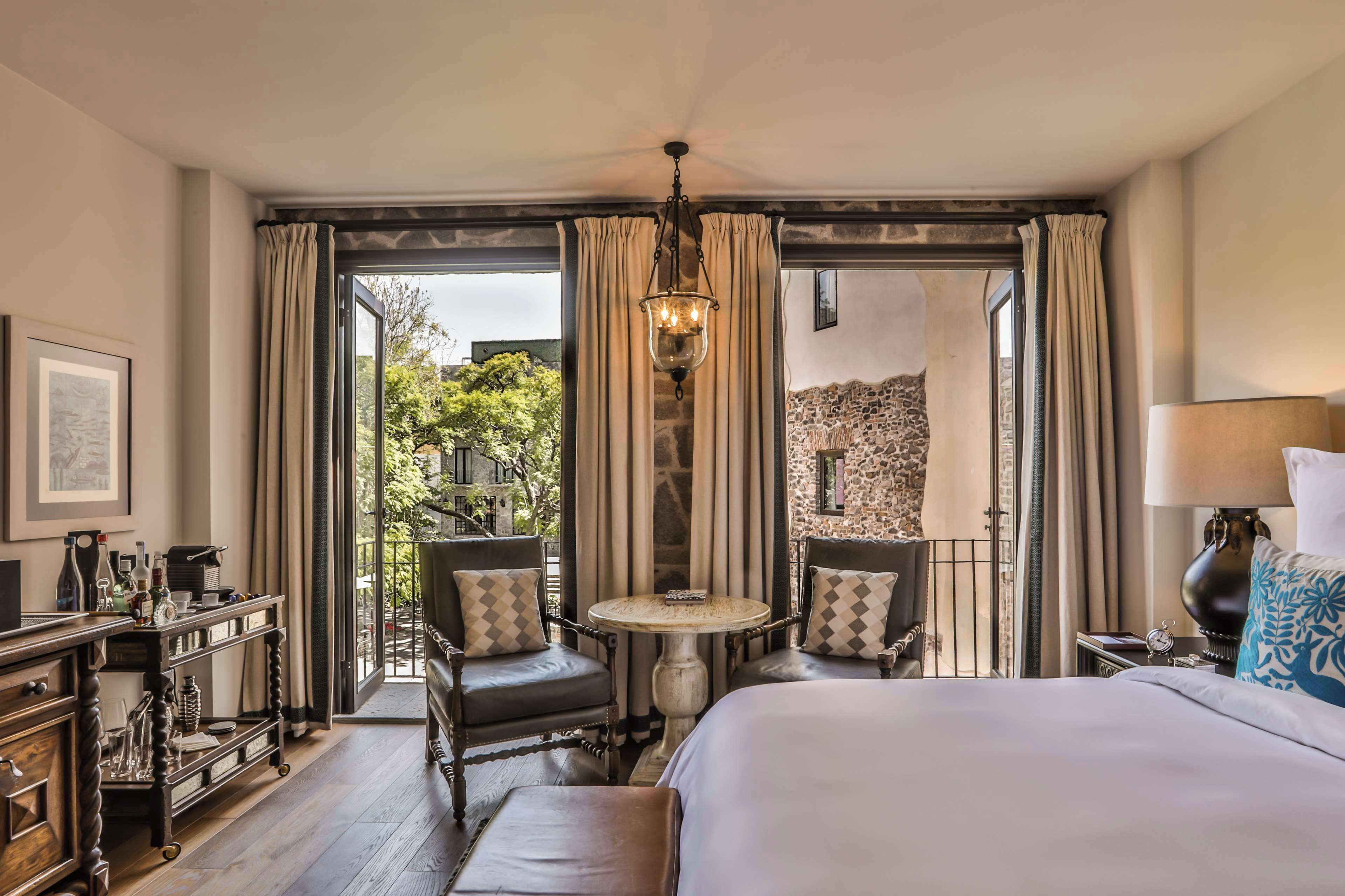 Urban Bliss | Sängtillbehör av högsta kvalitet, bäddmadrasser och minibar