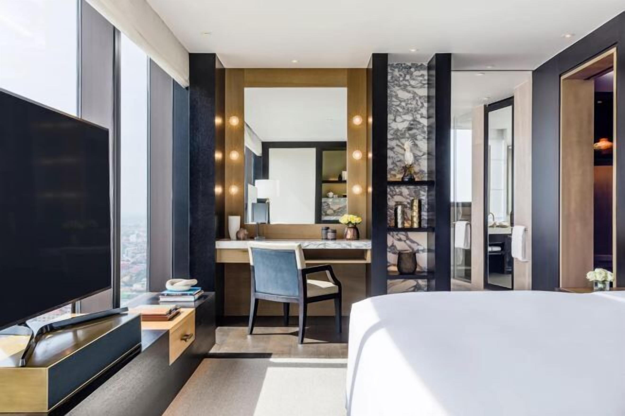 Premium bedding, Select Comfort beds, minibar, in-room safe