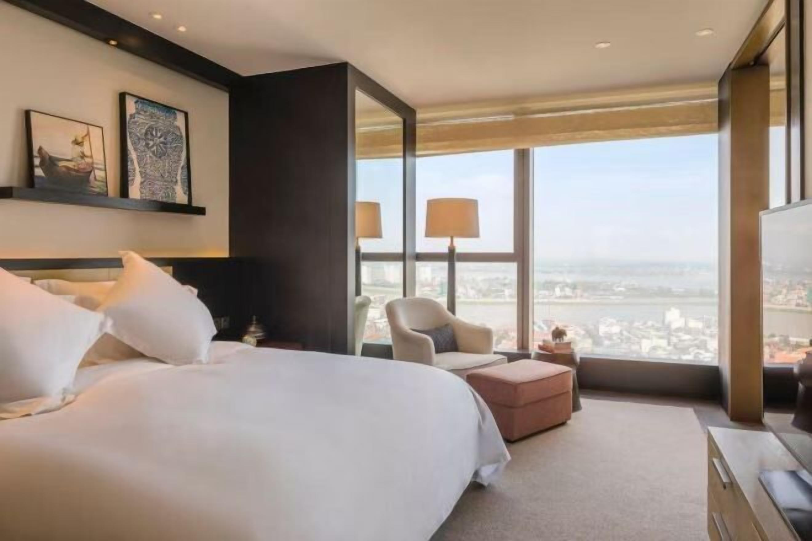 Premium bedding, Select Comfort beds, minibar, in-room safe