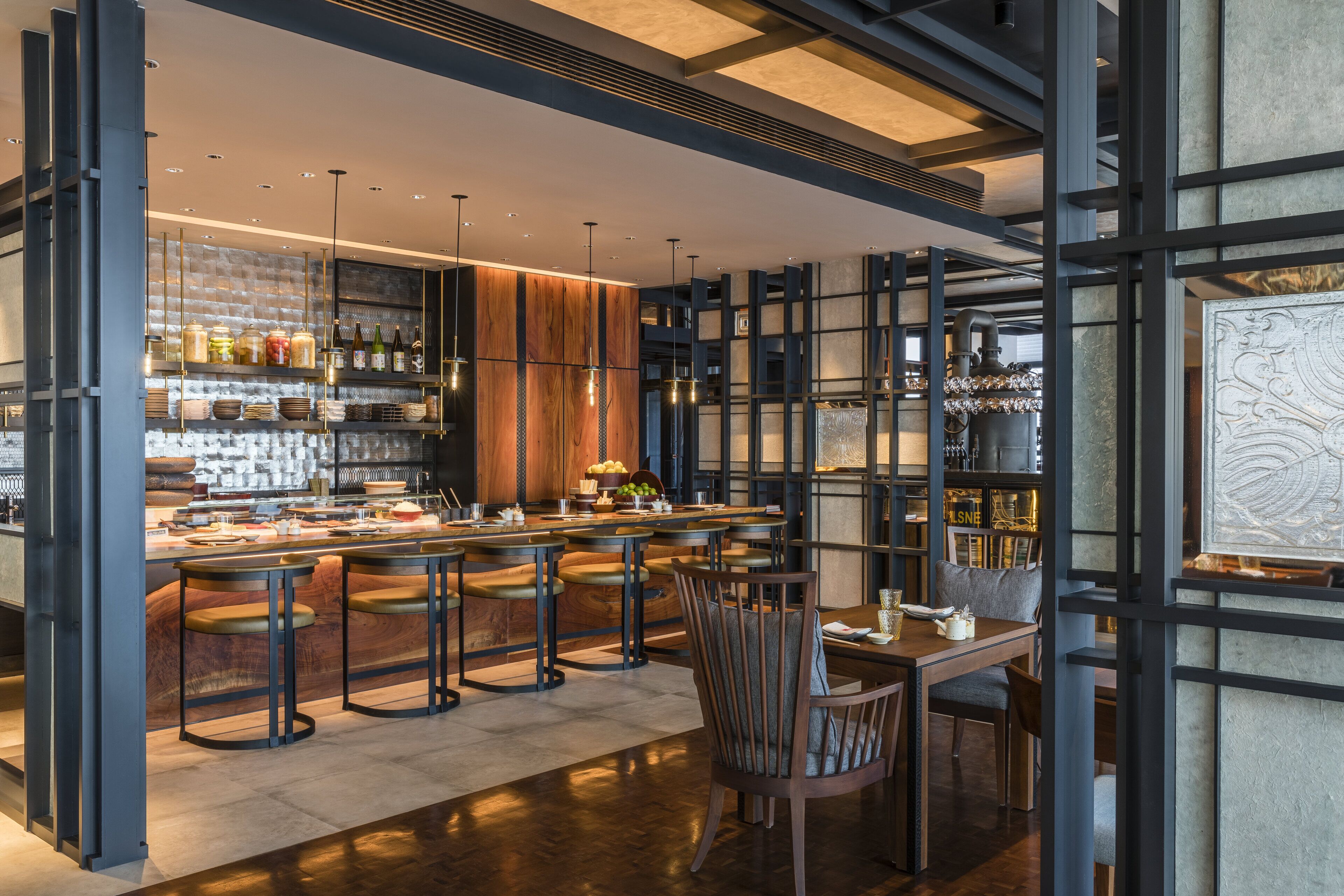 5 restaurants, breakfast, lunch, dinner served; french cuisine