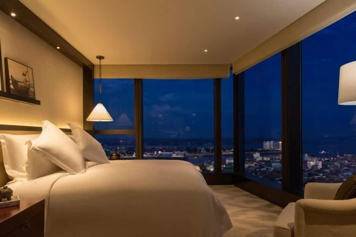 1 bedroom, premium bedding, Select Comfort beds, minibar