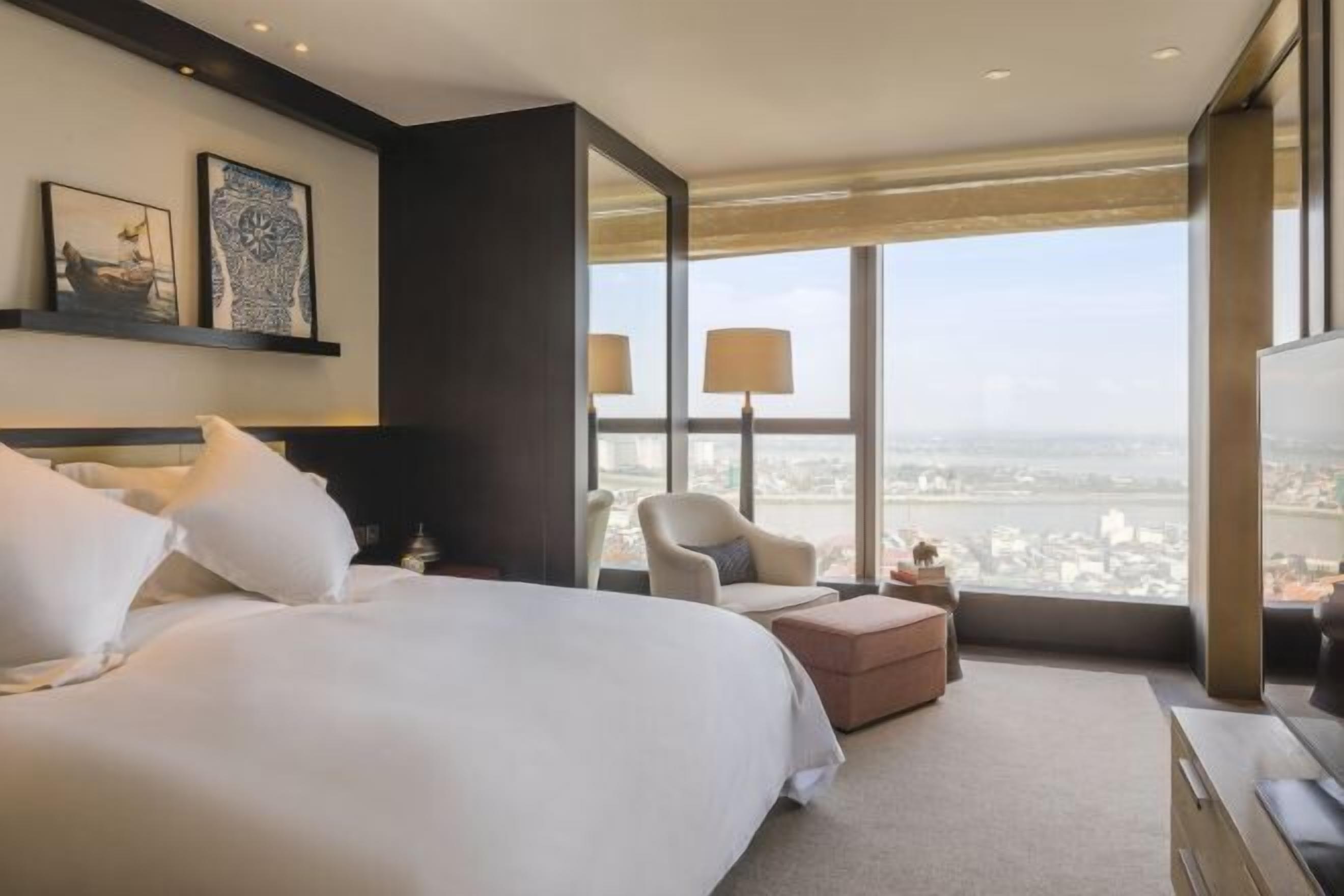 Premium bedding, Select Comfort beds, minibar, in-room safe