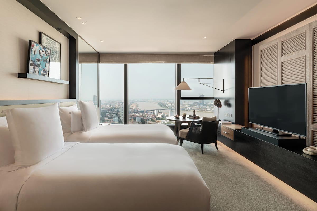 Premium bedding, Select Comfort beds, minibar, in-room safe