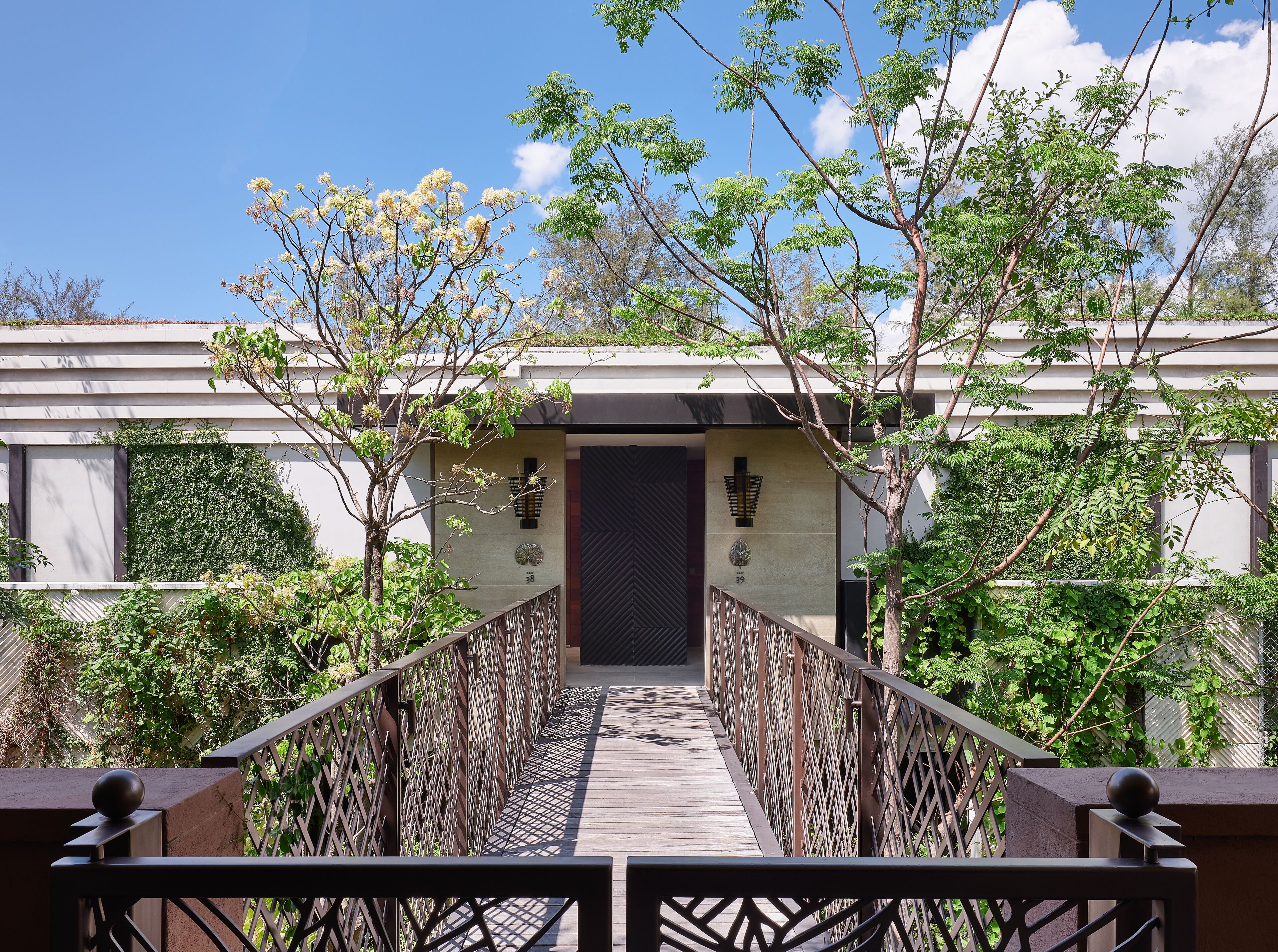 1 bedroom, frette italian sheets, free minibar items, in-room safe