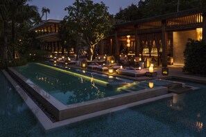 3 restaurants; breakfast, lunch, and dinner served - Rosewood Phuket (Patong)