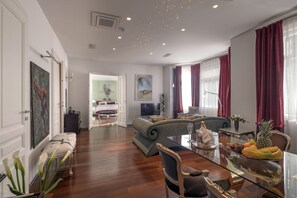 Suite (Home of Music) | Oppholdsrom | Flatskjerm-TV, filmkjøp og oppvarmet gulv