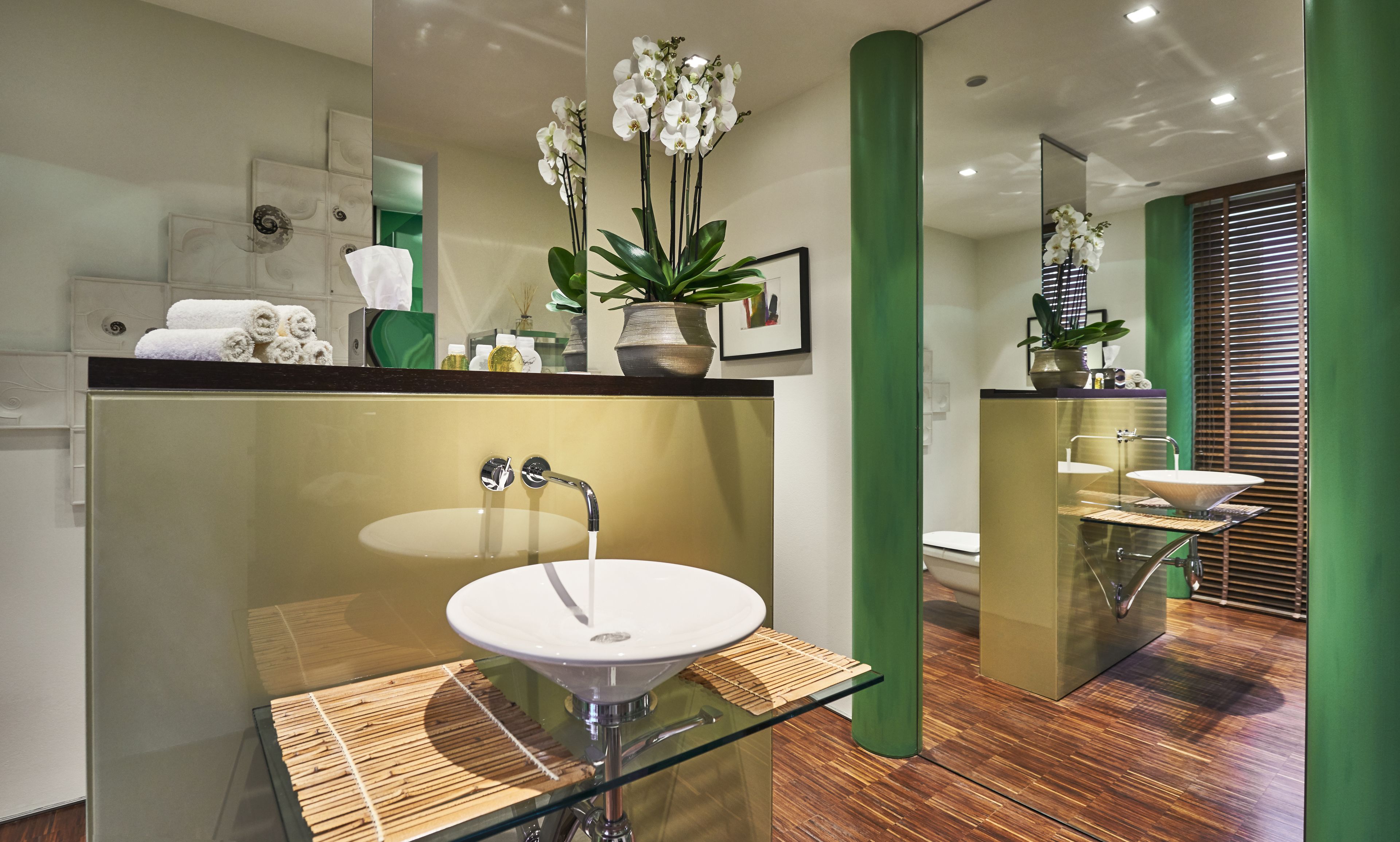 suite, sauna (love boat in saigon) | bathroom | free toiletries, hair dryer, bathrobes, towels