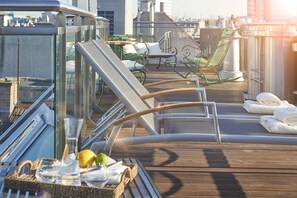 套房, 三溫暖 (Love Boat in Saigon) | 露台/庭院