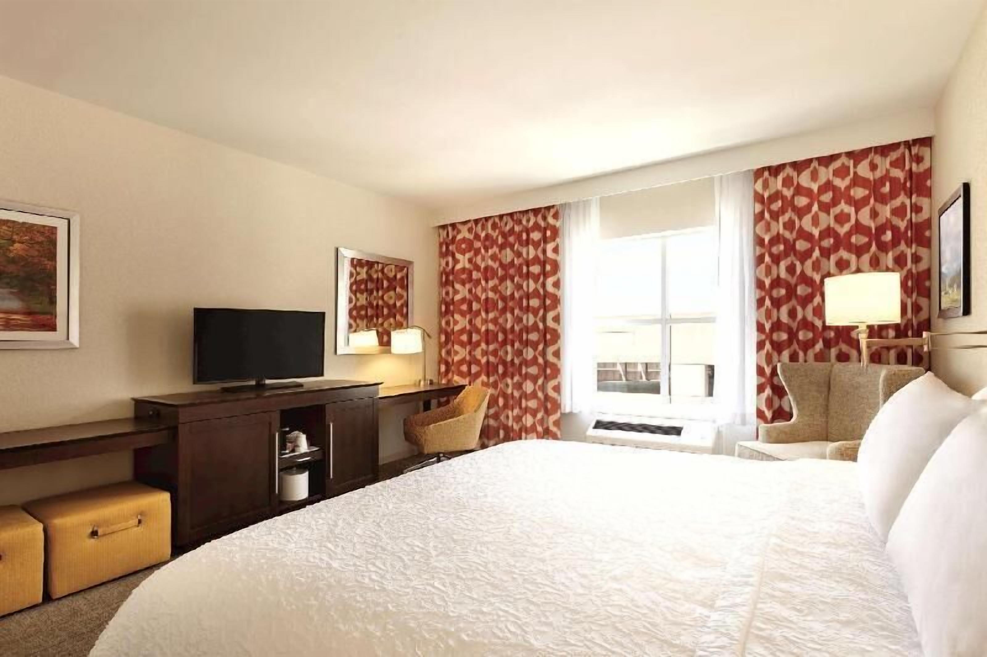 In-room safe, desk, iron/ironing board, free WiFi
