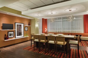 Lobby - Hampton Inn St. Albans (St. Albans)