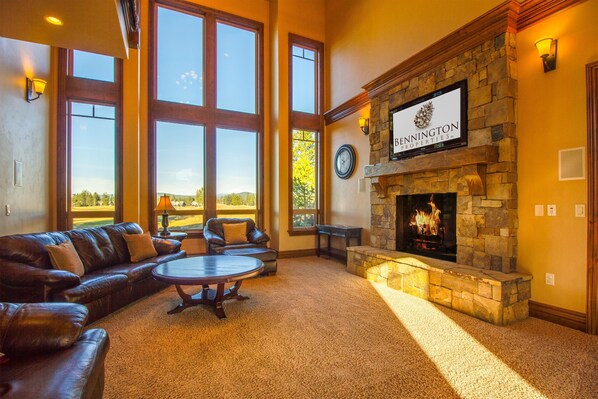 Family Apartment, 3 Bedrooms | Living room | Flat-screen TV, DVD player