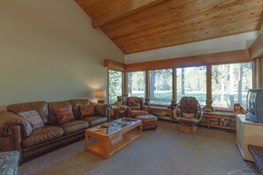 Family Apartment, 4 Bedrooms | Living room | TV, fireplace, DVD player