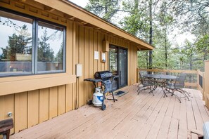 Family Apartment, 3 Bedrooms | Terrace/patio - Belknap 3 (Bend)