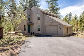 Family Apartment, 3 Bedrooms | Front of property