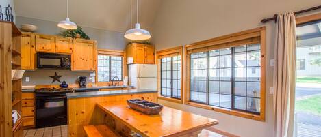 家庭公寓, 3 間臥室 | 私人廚房 | 雪櫃、微波爐、爐具、洗碗機