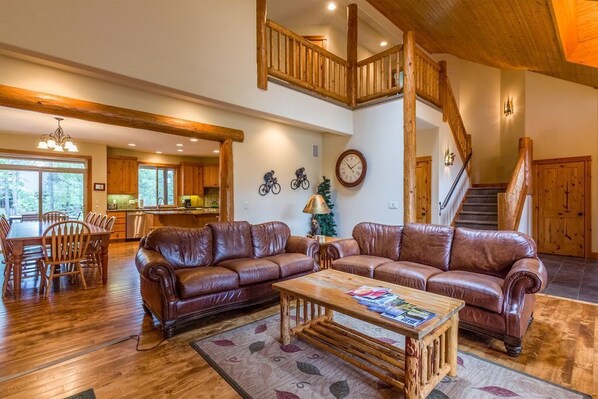 Family Apartment, 6 Bedrooms | Living room | TV, fireplace, DVD player