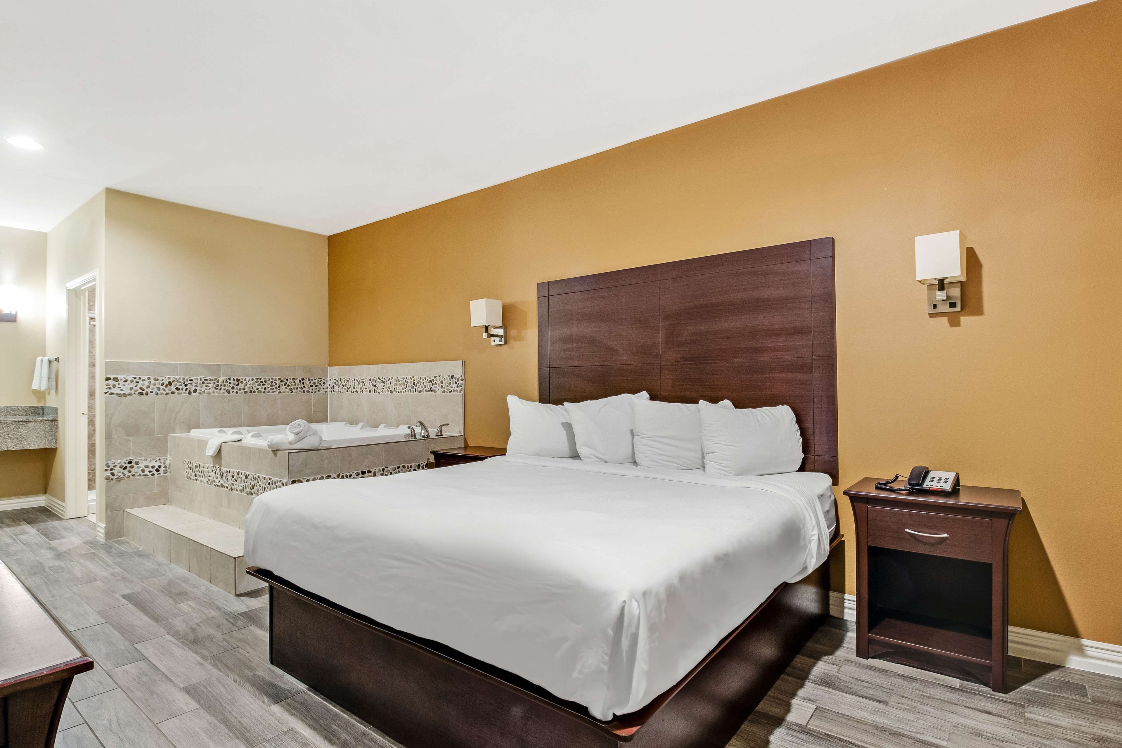 desk, iron/ironing board, free wifi, alarm clocks