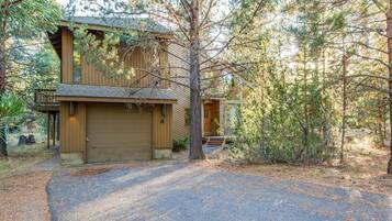 Family Apartment, 3 Bedrooms | Front of property