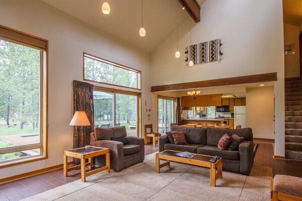 Perhehuoneisto, 3 makuuhuonetta | Oleskelualue | DVD-soitin