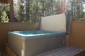 مغطس سبا خارجي