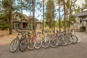 Family Apartment, 3 Bedrooms | Bicycling - Splitrock 11 (Bend)