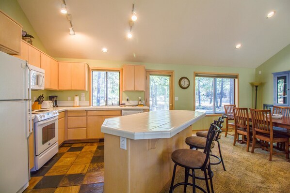 패밀리 아파트, 침실 3개 | 전용 주방 | 냉장고, 전자레인지, 쿡탑, 식기 세척기