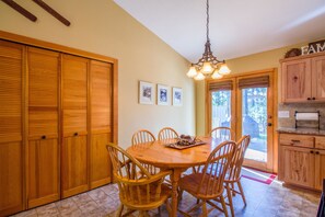 Family Apartment, 2 Bedrooms | In-room dining - Yellow Rail 3 (Bend)