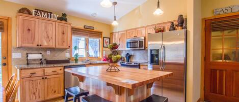 Family Apartment, 2 Bedrooms | Private kitchen | Fridge, microwave, stovetop, dishwasher