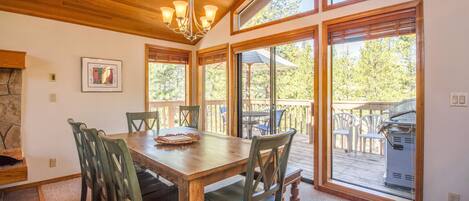 Familieleilighet, 3 soverom | Spiseområde på rommet