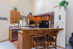 家庭公寓, 4 間臥室 | 私人廚房 | 電冰箱、微波爐、咖啡機/沖茶器