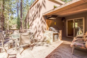 Family Apartment, 4 Bedrooms | Terrace/patio - Tumalo 11 (Bend)