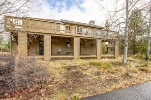 Family Apartment, 4 Bedrooms | Front of property