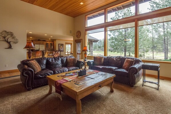 Family Apartment, 5 Bedrooms | Living area | Fireplace, DVD player