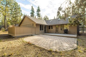 Family Apartment, 3 Bedrooms | Front of property - Whistler 2 (Bend)