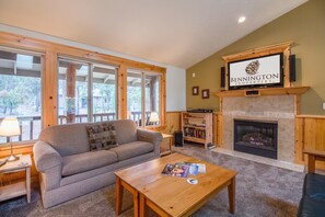 Family Apartment, 3 Bedrooms | Living area | TV, fireplace, DVD player