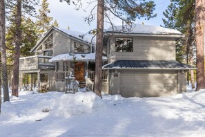 Family Apartment, 4 Bedrooms | Front of property - Winners 38 (Bend)