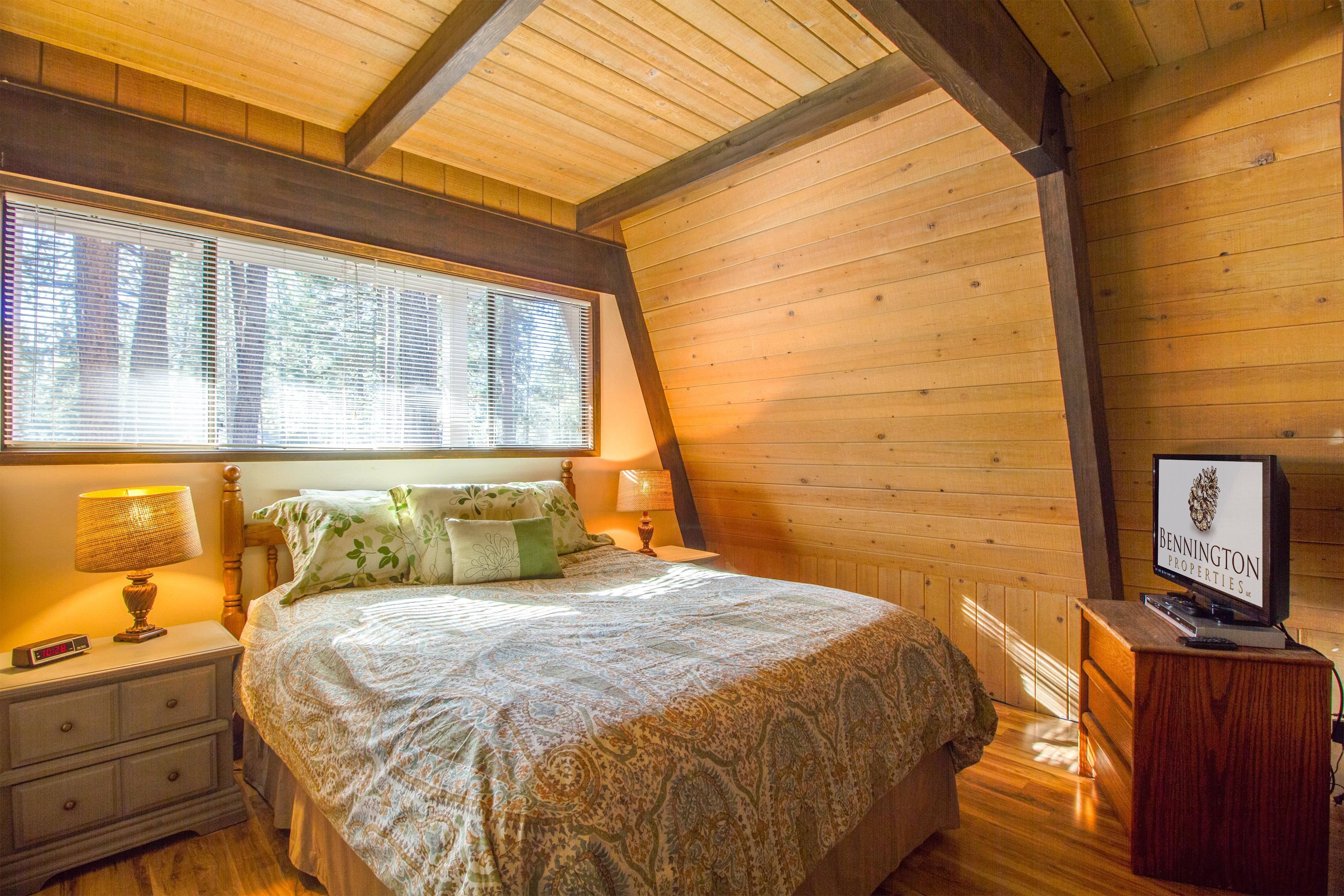 Family Apartment, 4 Bedrooms | 4 bedrooms, free WiFi, bed sheets