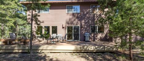 Family Apartment, 3 Bedrooms | BBQ/picnic area