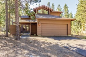 Family Apartment, 3 Bedrooms | Front of property